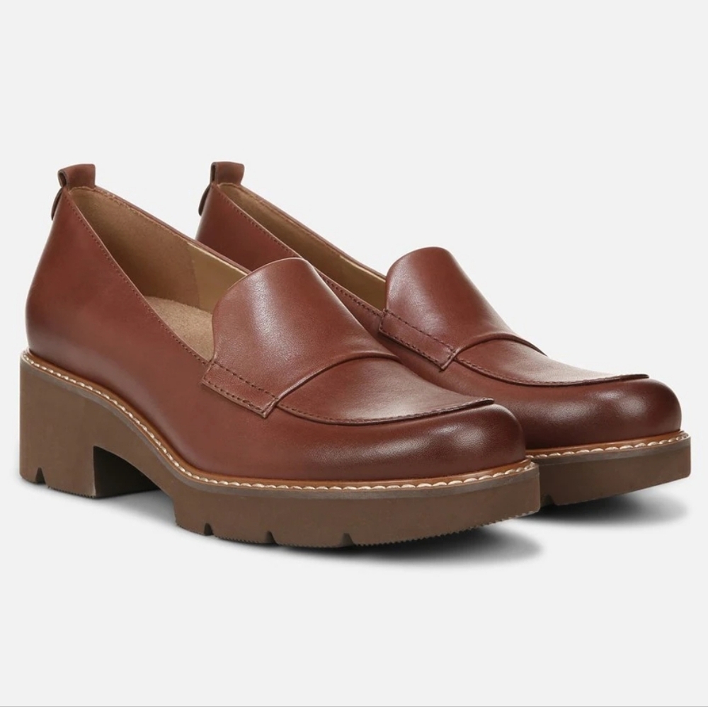 NIB Naturalizer Darry Lug Sole Loafer Size 6.5W Cappuccino Brown Leather Slip On